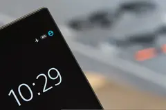 Смартфон с включен дисплей